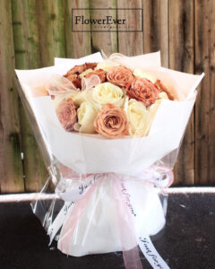 Deluxe Cappuccino & White Rose Russian Style Bouquet??24 Stems